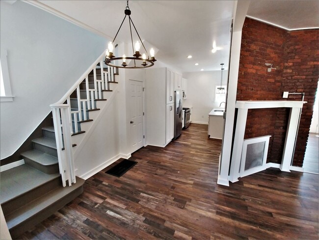 Building Photo - GORGEOUS, large 3 bedroom stand alone hous...