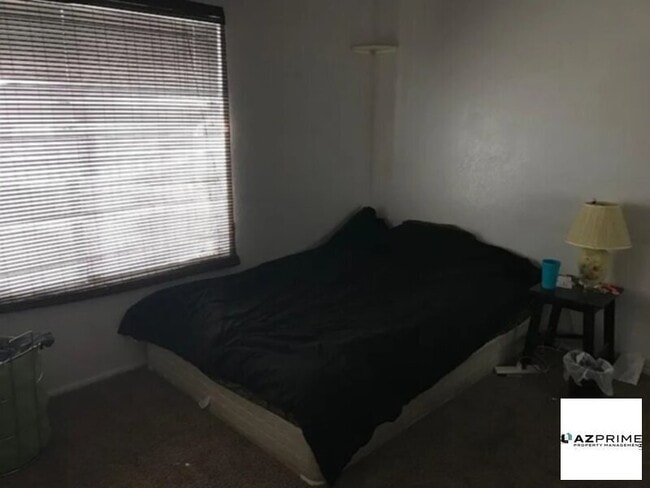 Building Photo - N Paradise Park Dr