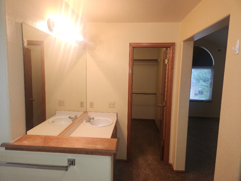 Building Photo - 2775 Lear Dr