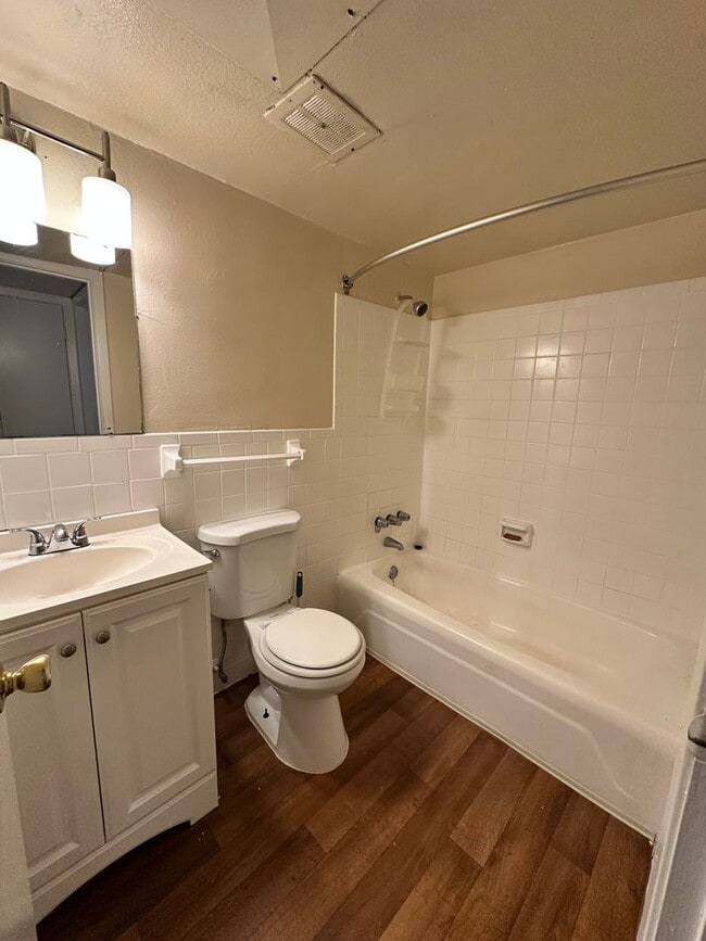 Building Photo - ***MOVE-IN SPECIAL***- MOVE IN OCT 15TH AN...