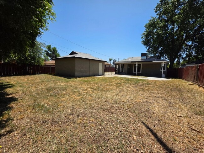 Building Photo - 112 W Feemster Ave