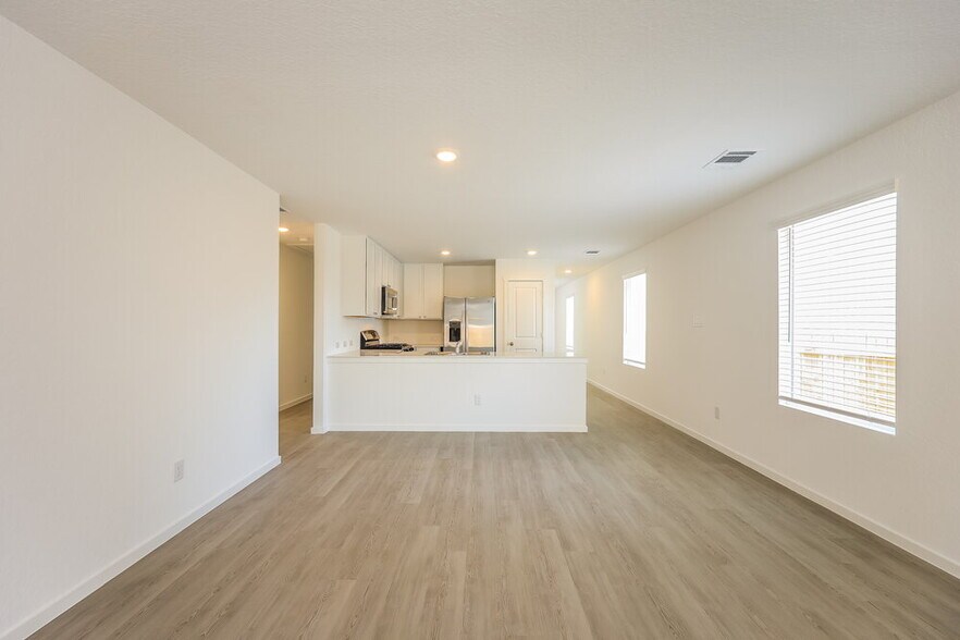 Building Photo - 425 Payton Pl