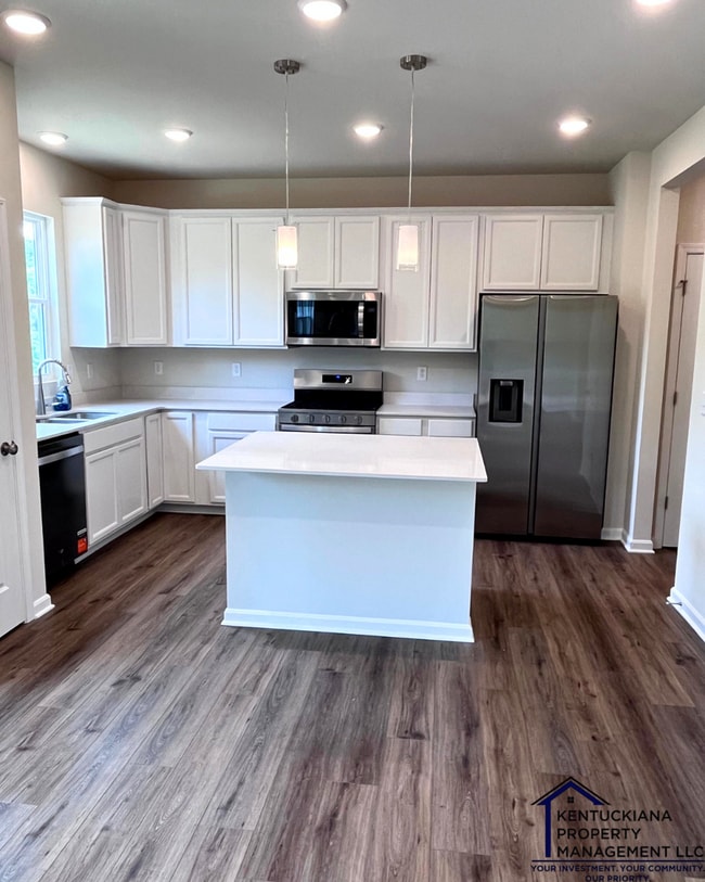 Building Photo - Beautiful New Construction Home in Lyndon – Minutes from Westport Village