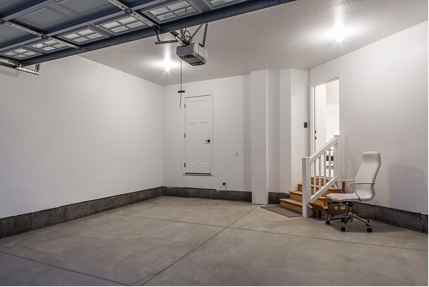 Building Photo - 14569 S Quiet Shade Dr