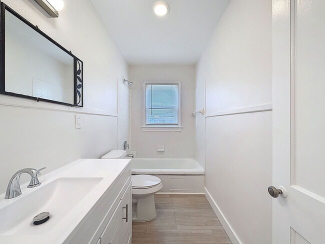 Building Photo - 3800 Dartmouth Ave N