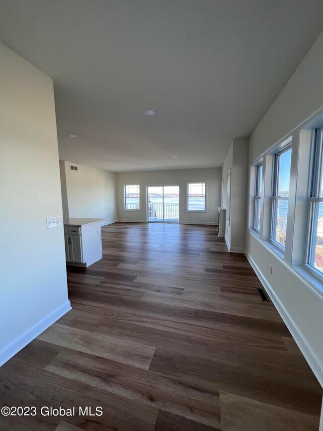 Building Photo - 544 NY-9P