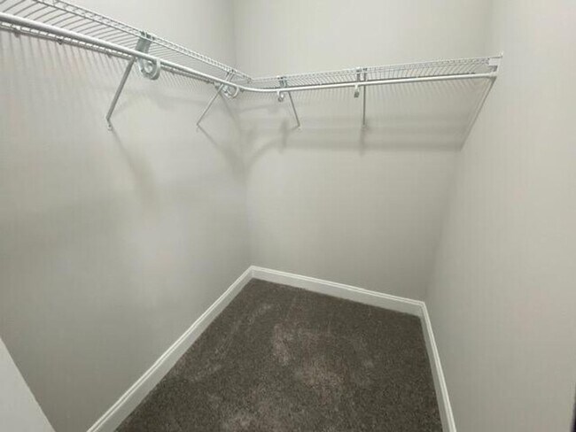 Building Photo - Spacious 3 Bedroom Home in Mary Esther!