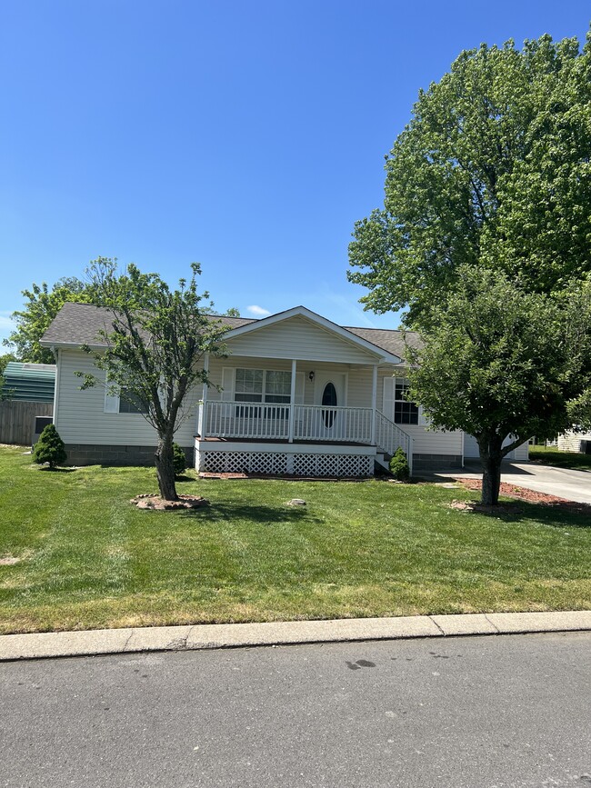 Primary Photo - 2745 Apple Orchard Dr NW