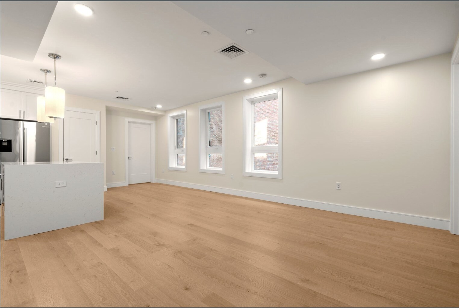 Building Photo - 305 Border St