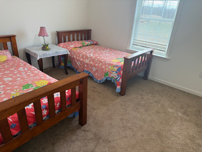 Building Photo - 352 Reserve Ln