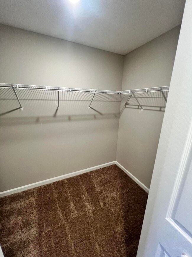 Building Photo - 5951 NW Baynard Dr