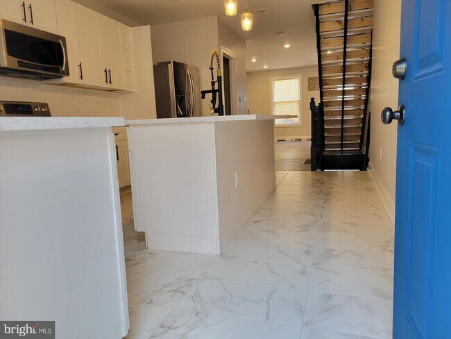 Building Photo - 412 Durfor St