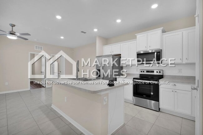 Building Photo - 3996 Vlg Vw Ln