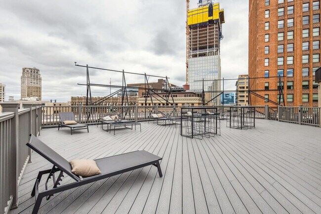 Building Photo - 111 State St