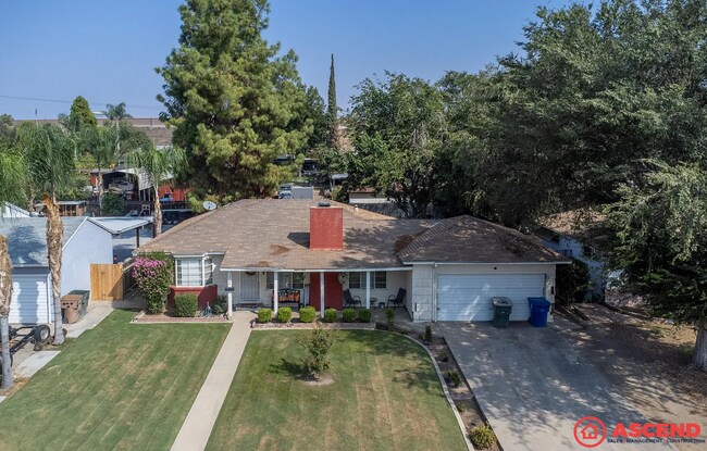 Building Photo - 3720 Apache Ave