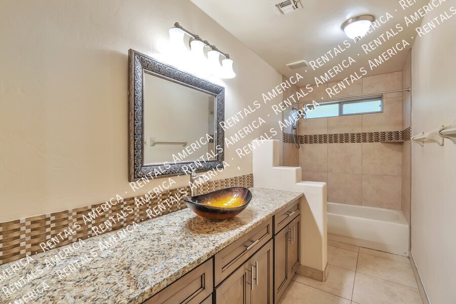 Building Photo - 8509 S Camino Bengala