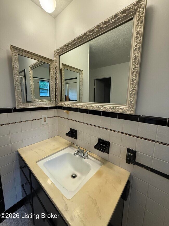 Building Photo - 4206 Dover Rd