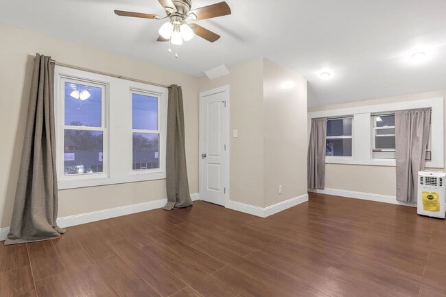 Building Photo - 2107 Cleveland Ave