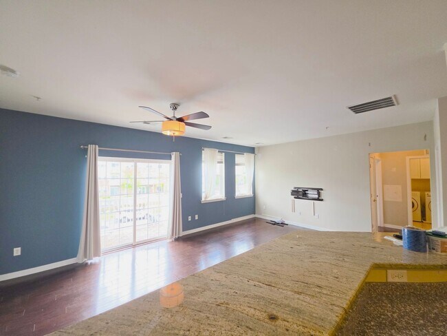 Building Photo - Beautiful 2nd floor (with elevator services) condominium: 2-bed, 2-bath, beautiful kitchen, bonus...