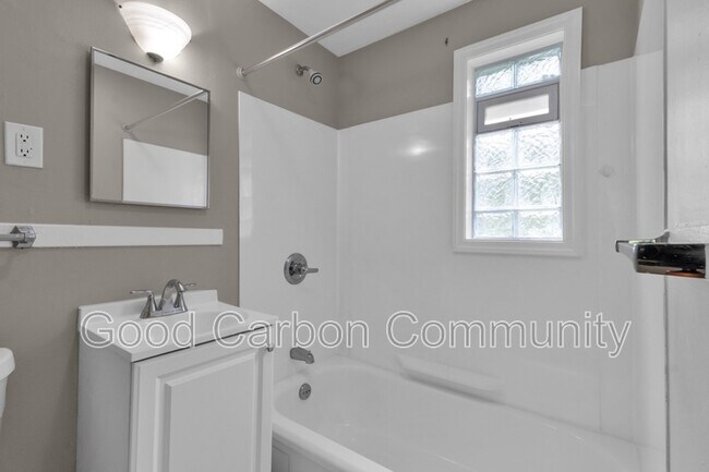Building Photo - 315 Beattie Ave