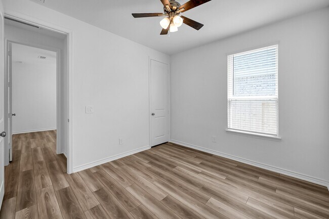 Building Photo - 551 Ruby Bnd Ln