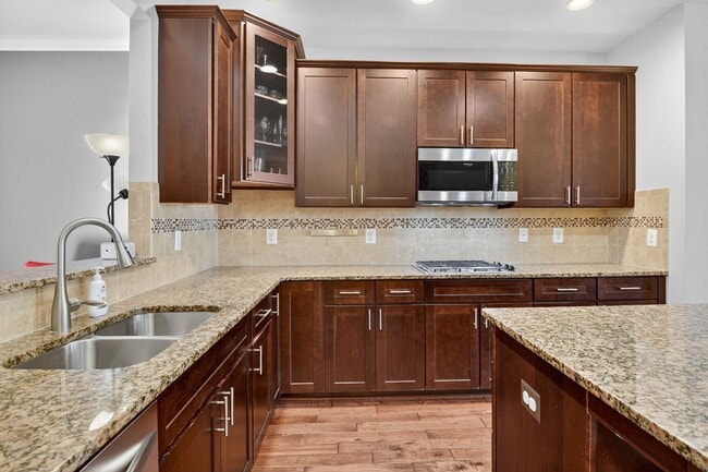 Building Photo - 7902 Yellowstone Way