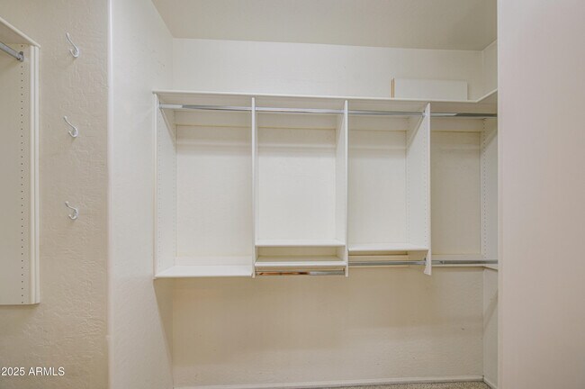 Building Photo - 4564 S Maverick Ct