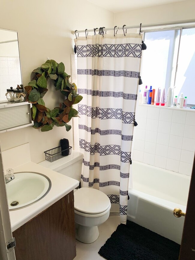 Building Photo - B/1B Pet Friendly Apartment South of BYU