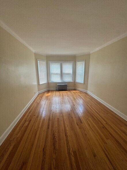Building Photo - 6217 N Mozart St
