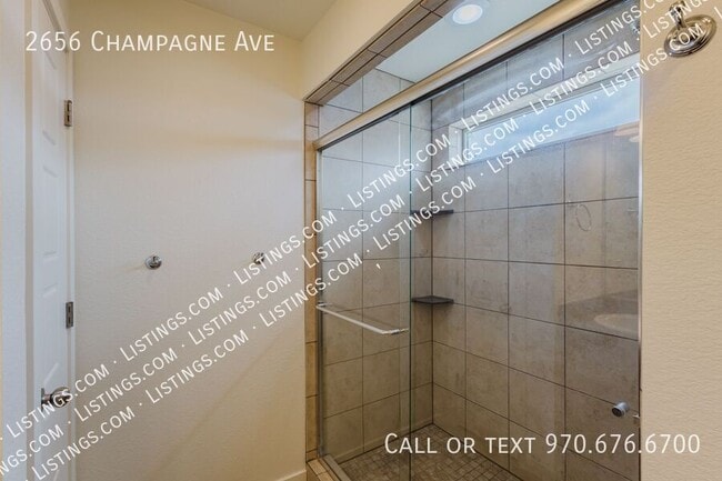 Building Photo - 2656 Champagne Ave