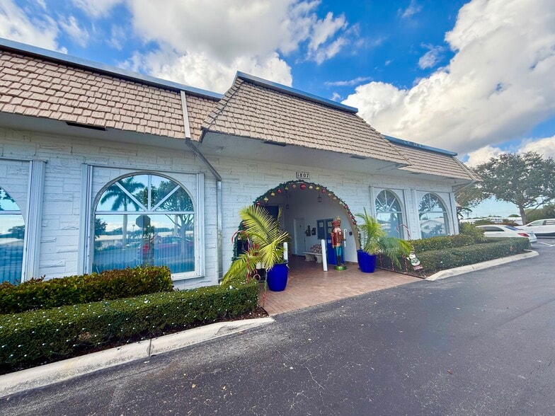 Building Photo - 1504 SW 18th St