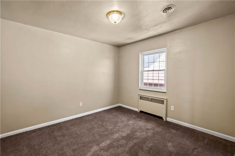 Bedroom 2 - 433 Winterhill St