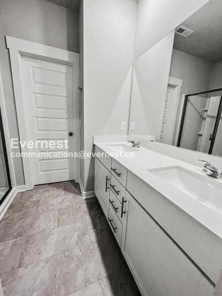 Building Photo - 710 Mickelson Wy