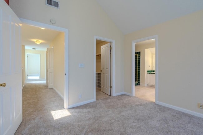 Building Photo - 350 6th St