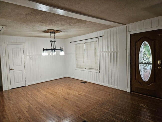 Building Photo - 1455 Courtney Ln