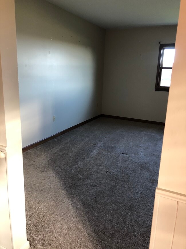 Living Room - 710 S Mountain Rd