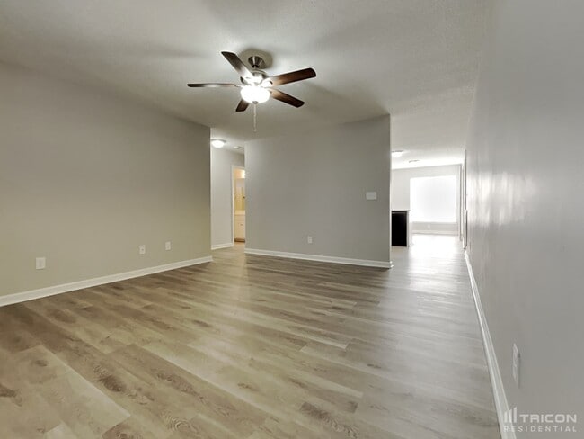 Building Photo - 795 Piney Ct