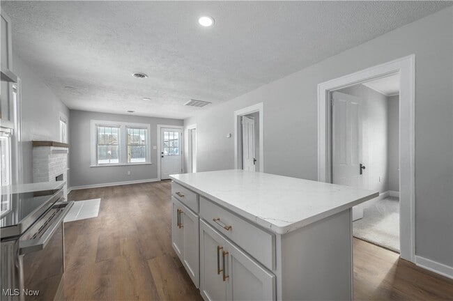 Building Photo - 218 Roxboro Rd