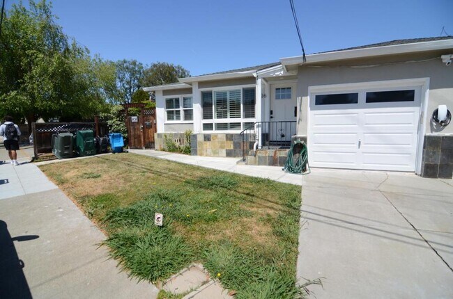 Building Photo - 126 22nd Ave