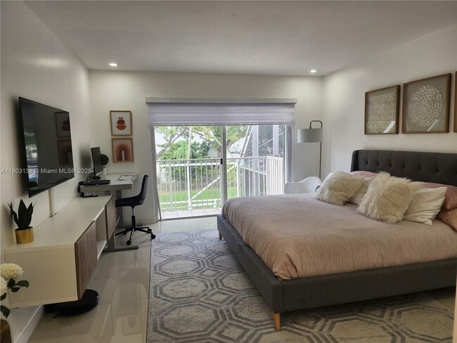 Building Photo - 9777 NW 45th Ln