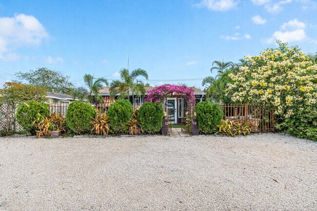 Building Photo - 1336 NE 14th Ave