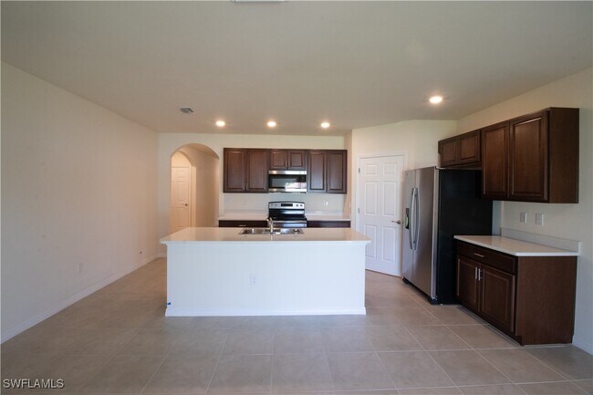 Building Photo - 514 NW 1st Ln