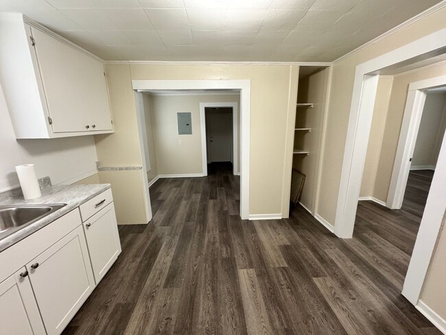 Building Photo - 2/1 House currently being remodeled. Shoul...