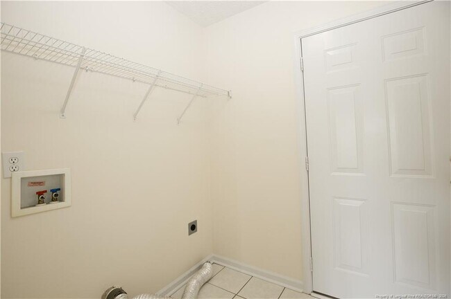 Building Photo - 106 Harvest Ln