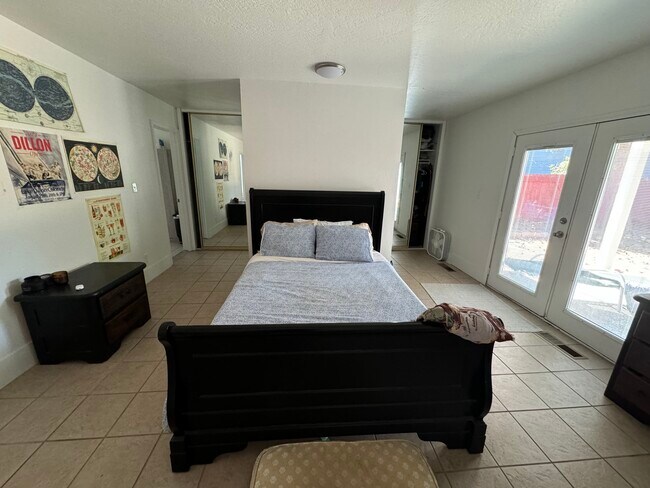 Building Photo - 225 Hunter Lake Dr