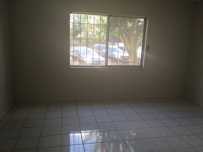 Building Photo - Central Orlando ground floor condo in gate...