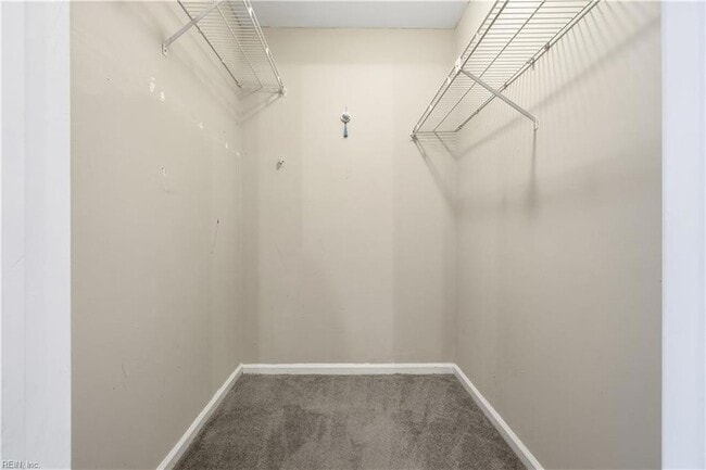 Building Photo - 1329 Thamesford Dr