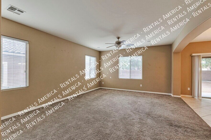 Building Photo - 445 W Corte Planga