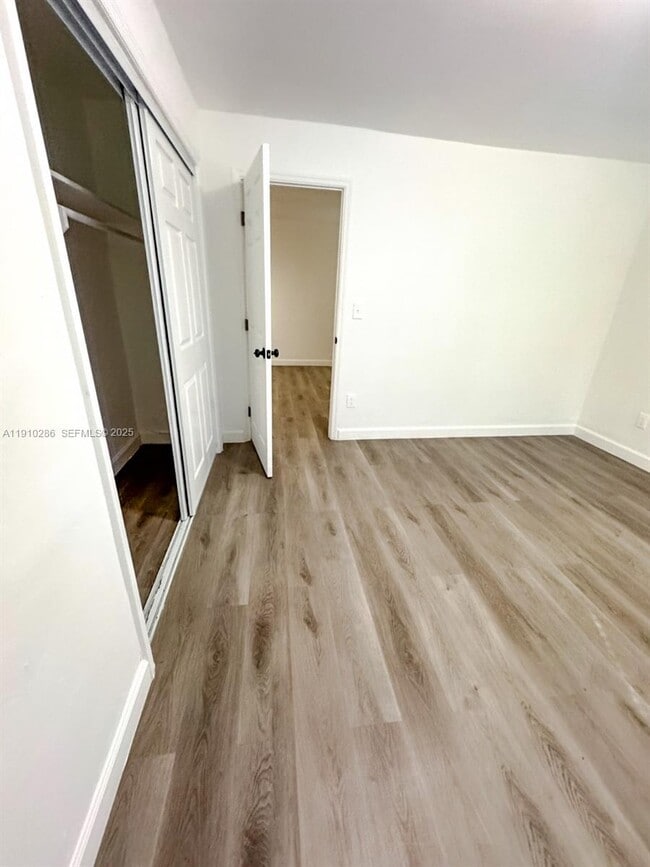 Building Photo - 1050 SW 30th St