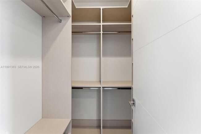 Building Photo - 2840 SW 32nd Ct